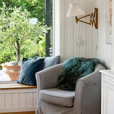 Elegant And Personal Style In Holloselund Dom wakacyjny *