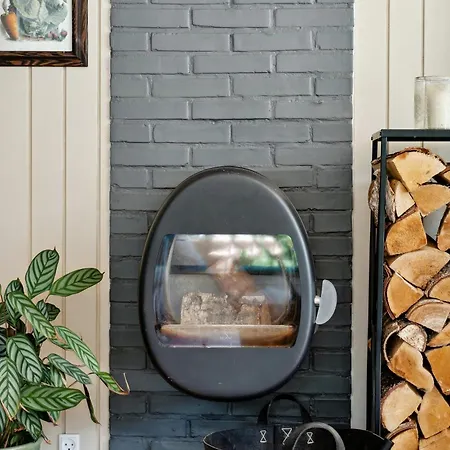 Elegant And Personal Style In Holloselund Vejby